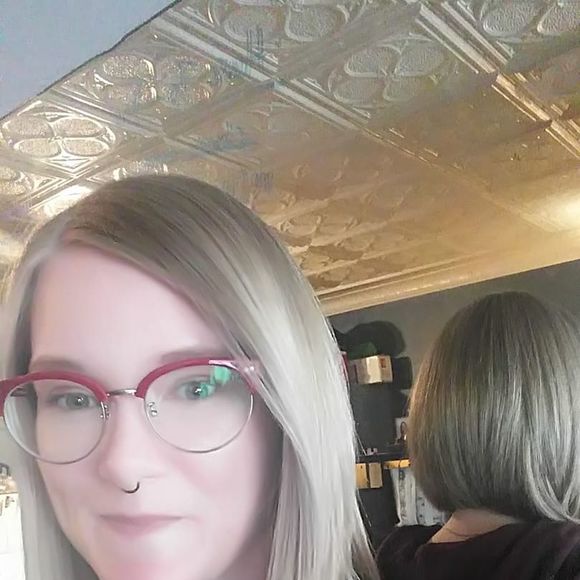 Meet your Posher, Andrea - Picture 1 of 1